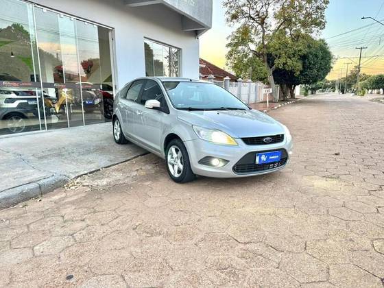 FORD FOCUS 2.0 GLX 16V GASOLINA 4P MANUAL FORD FOCUS 2.0 GLX 16V GASOLINA 4P MANUAL